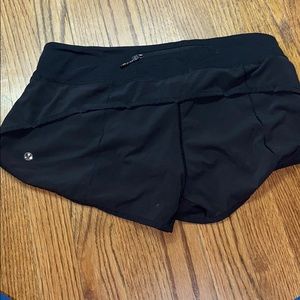 Lululemon speed up shorts size 6! Excellent cond.